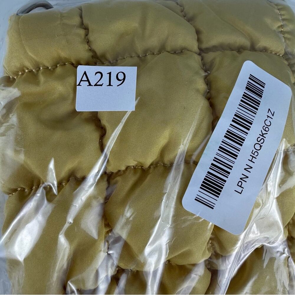 NWOT Elegant Yellow Quilted Shoulder Bag - Picture 10 of 10